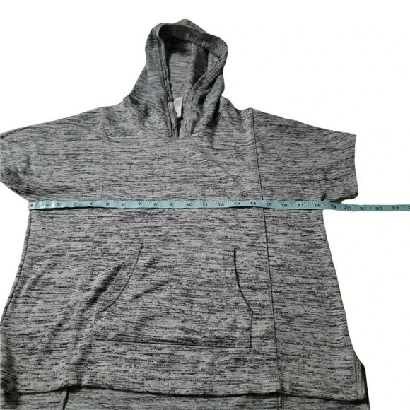 Athleta Girls Gray Pullover Hoodie size L/12 short sleeve. - Picture 4 of 9